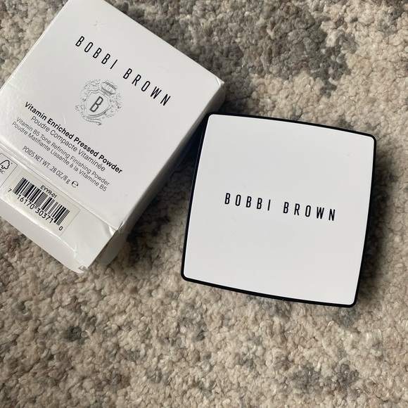 BOBBI BROWN Vitamin Enriched Pressed Powder - Picture 7 of 8